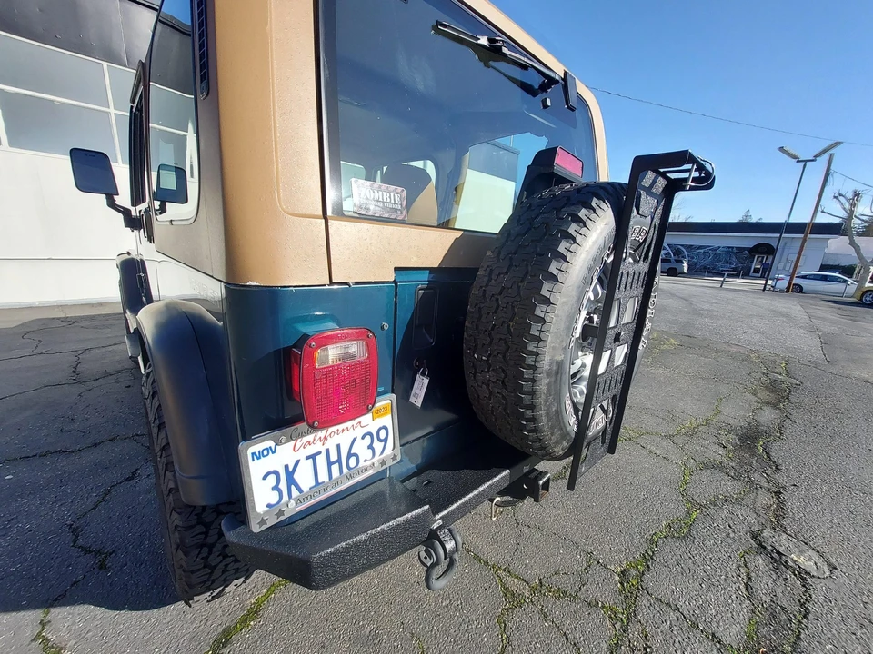 1995 Jeep YJ Wrangler - Image 25 of 31