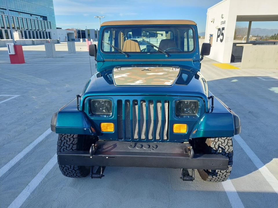 1995 Jeep YJ Wrangler - Image 17 of 31