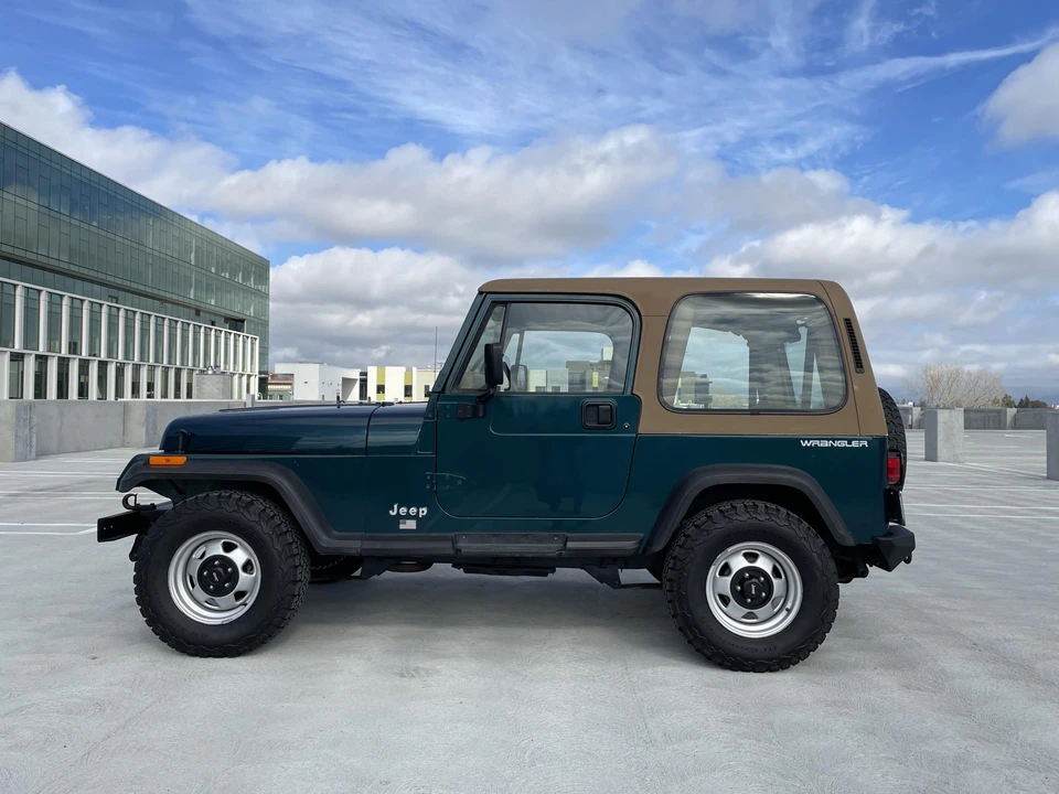 1995 Jeep YJ Wrangler - Image 13 of 31