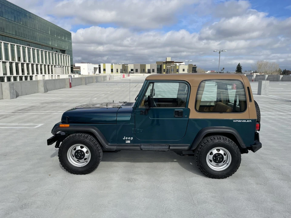 1995 Jeep YJ Wrangler - Image 11 of 31
