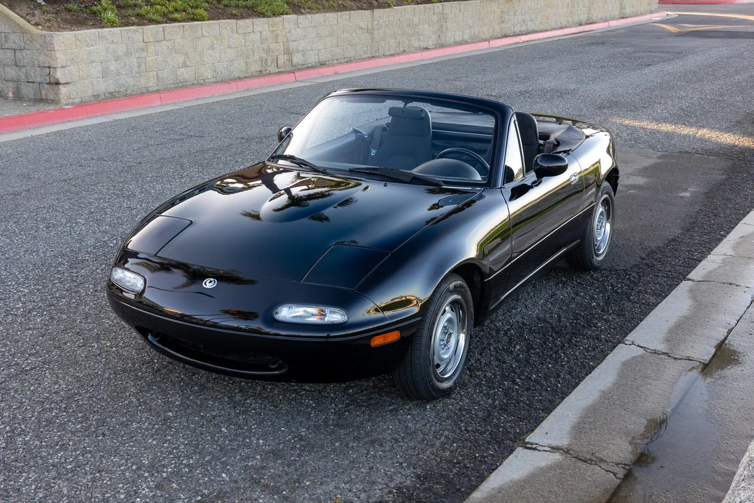 1995 Mazda NA MX-5 Miata - Image 2 of 31