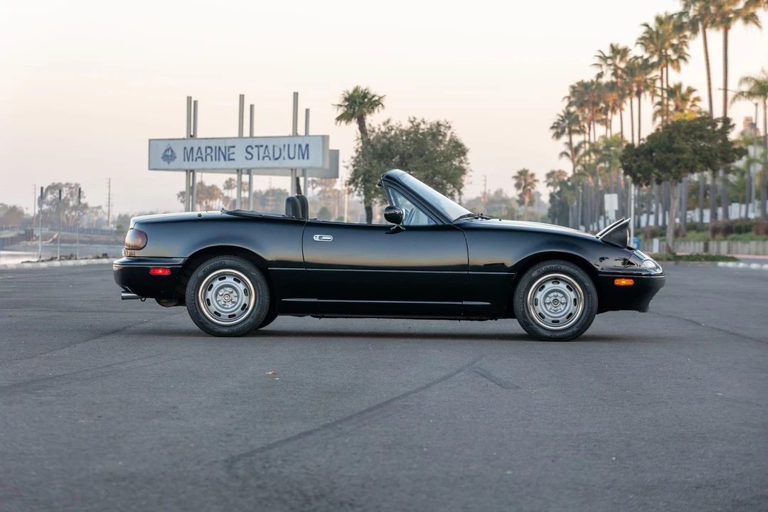 1995 Mazda NA MX-5 Miata - Image 23 of 31