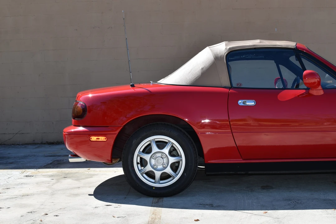 1995 Mazda NA MX-5 Miata - Image 26 of 31