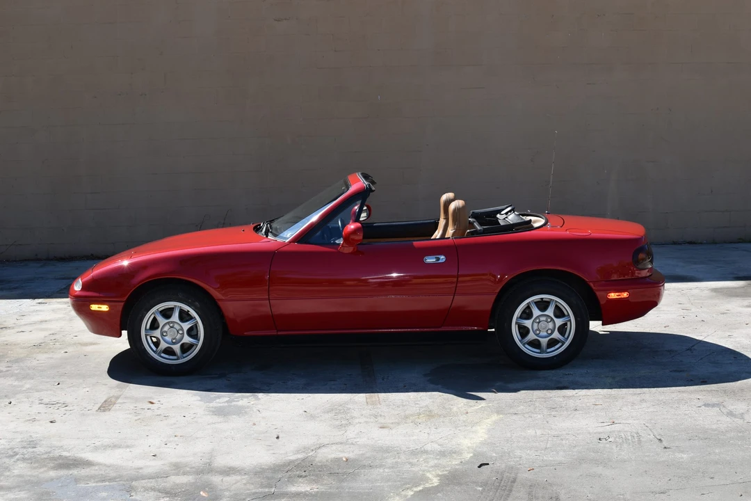 1995 Mazda NA MX-5 Miata - Image 2 of 31