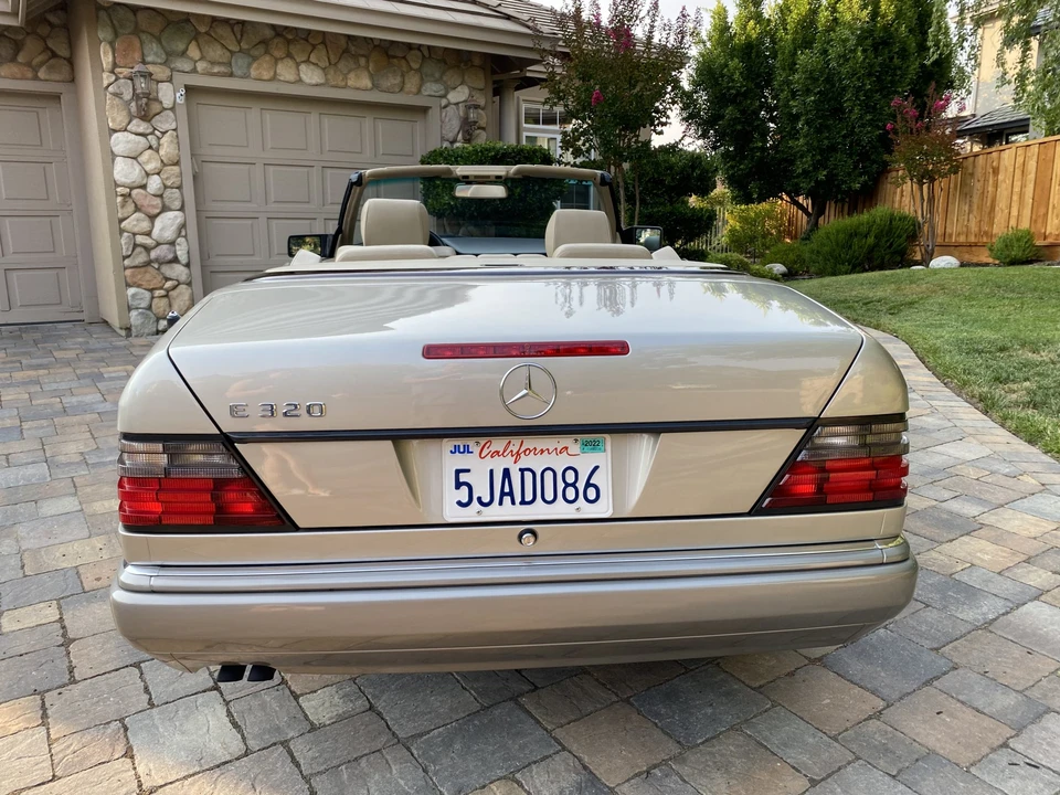 1995 Mercedes-Benz W124 E-Class - Image 9 of 31