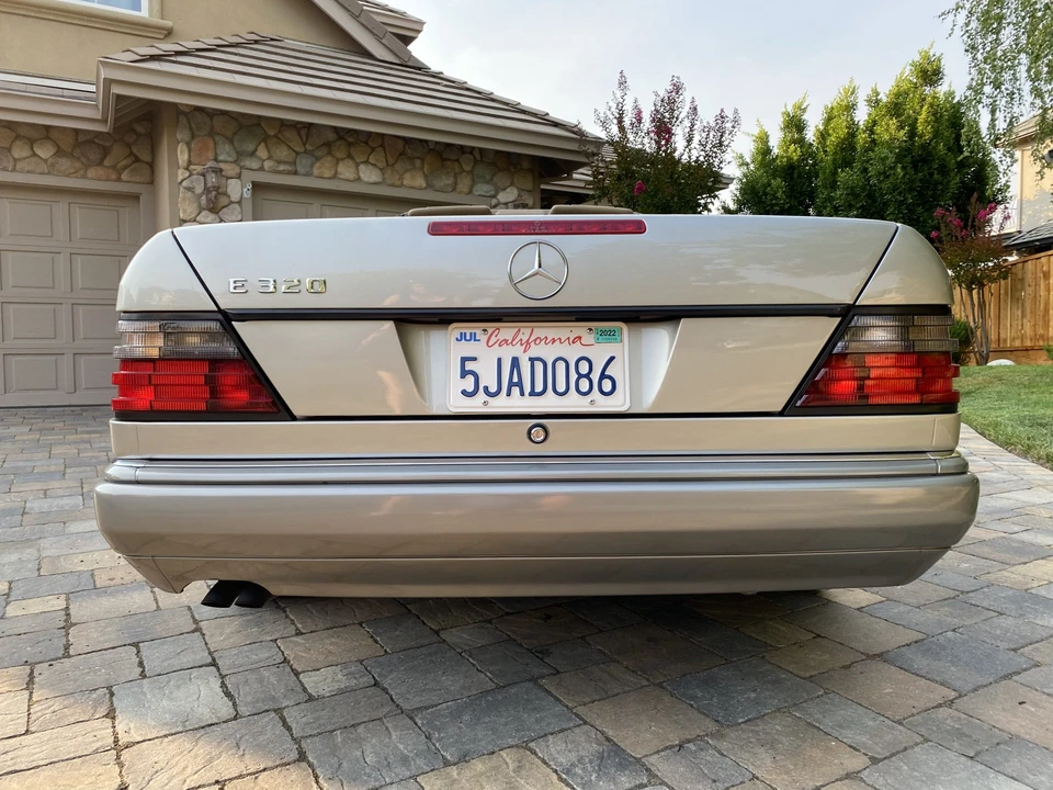 1995 Mercedes-Benz W124 E-Class - Image 10 of 31