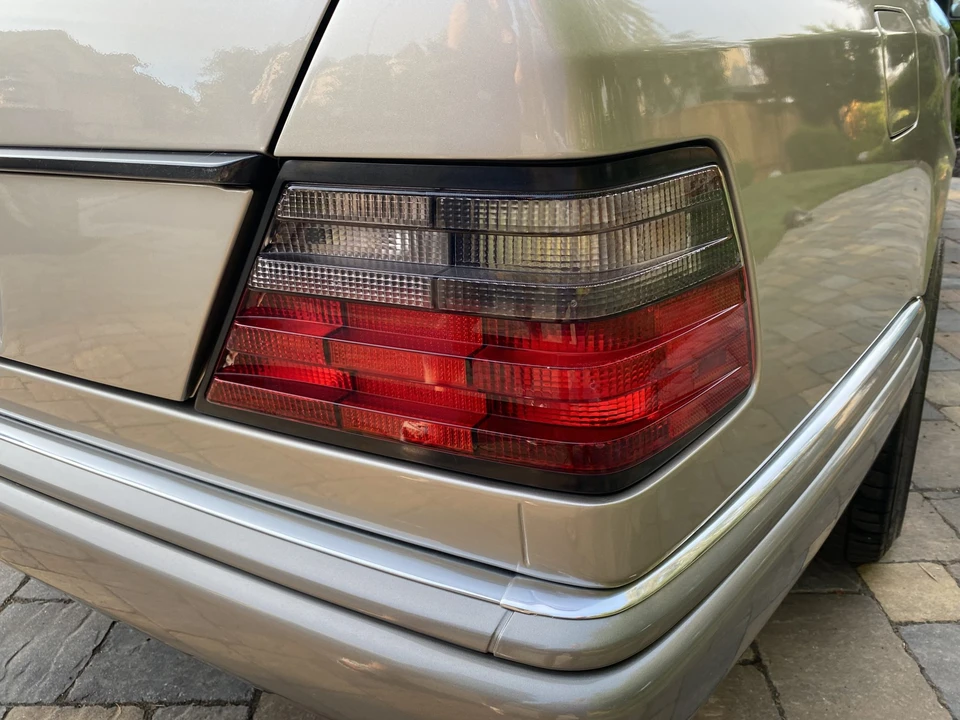1995 Mercedes-Benz W124 E-Class - Image 26 of 31