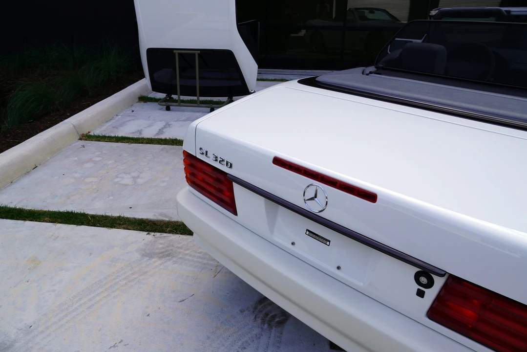 1995 Mercedes-Benz R129 SL-Class - Image 13 of 31
