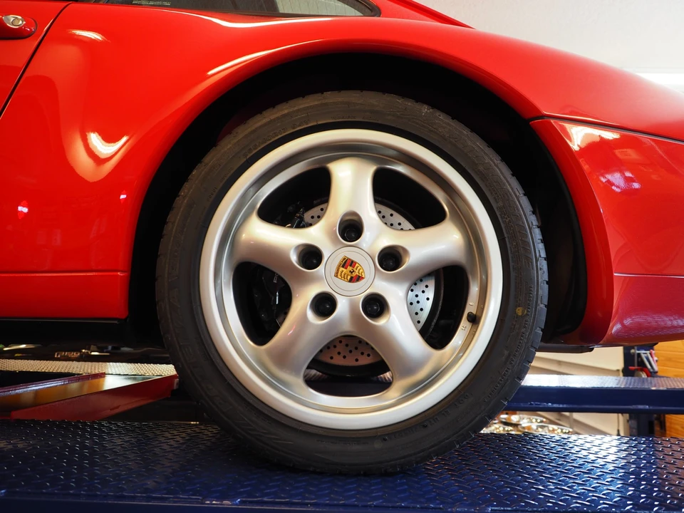 1995 Porsche 993 Carrera - Image 28 of 31