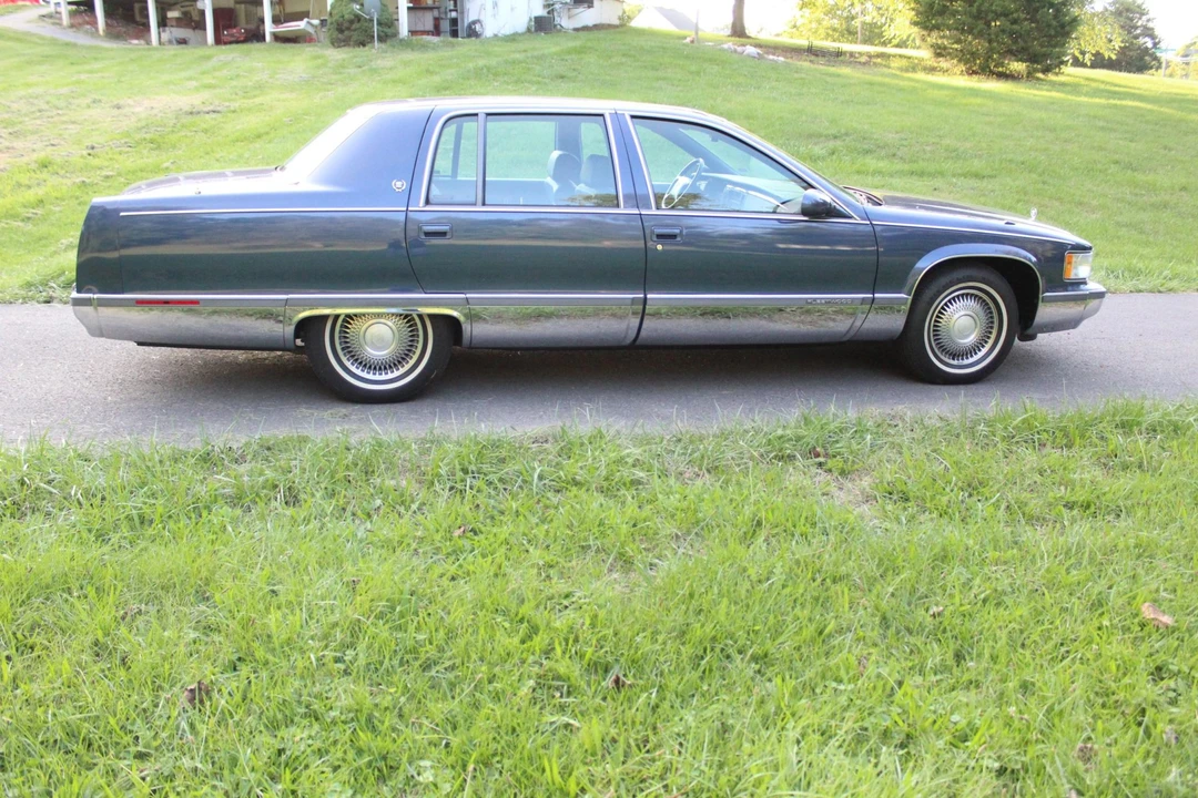 1996 Cadillac Fleetwood - Image 6 of 31