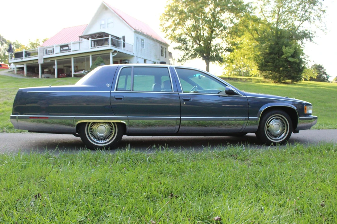 1996 Cadillac Fleetwood - Image 7 of 31