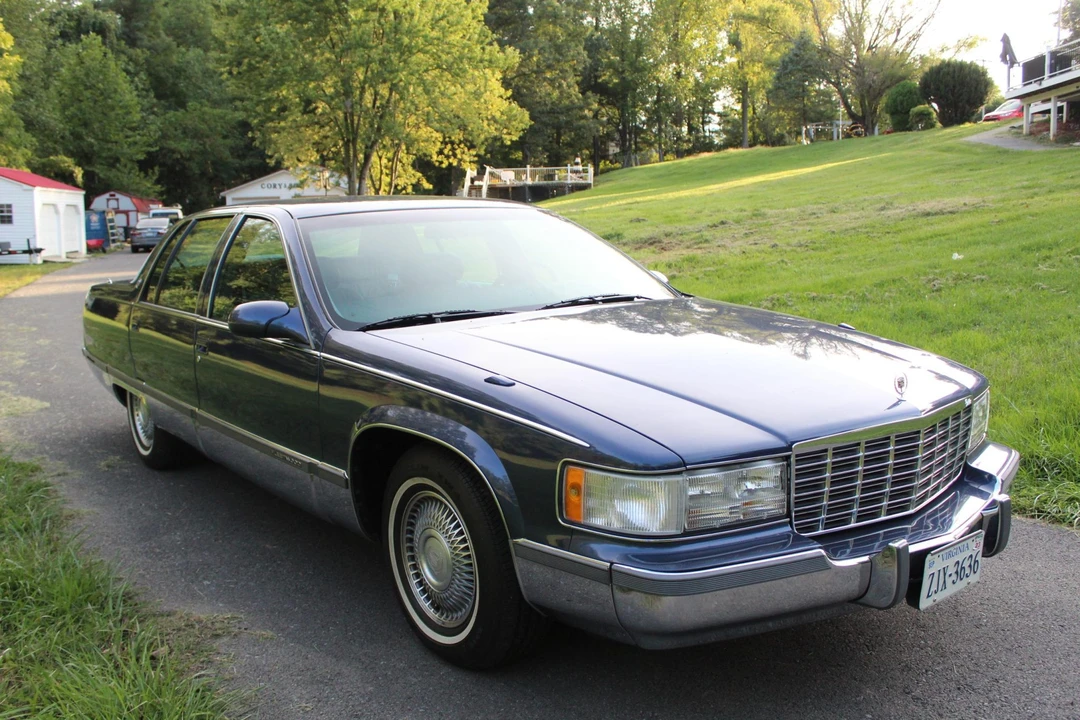 1996 Cadillac Fleetwood - Image 5 of 31