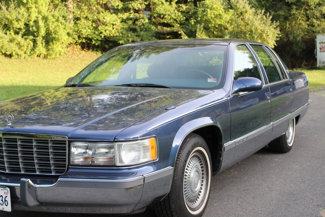 1996 Cadillac Fleetwood - Image 10 of 31