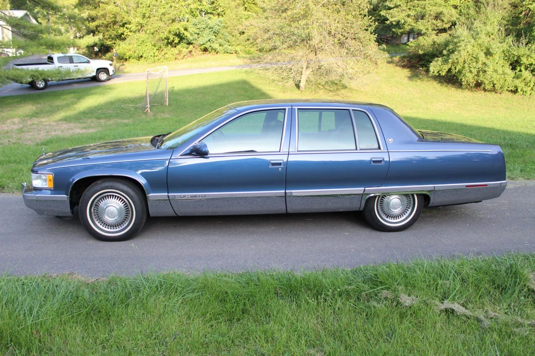 1996 Cadillac Fleetwood - Image 3 of 31