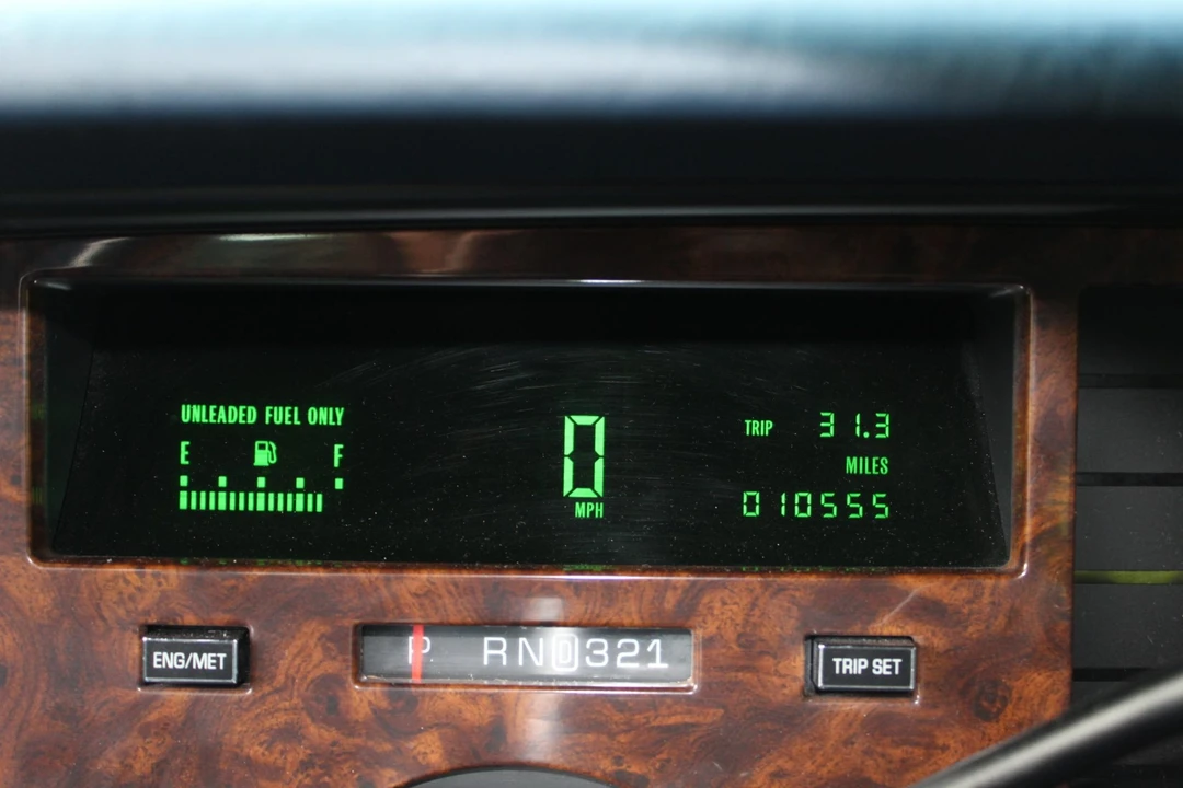 1996 Cadillac Fleetwood - Image 17 of 31