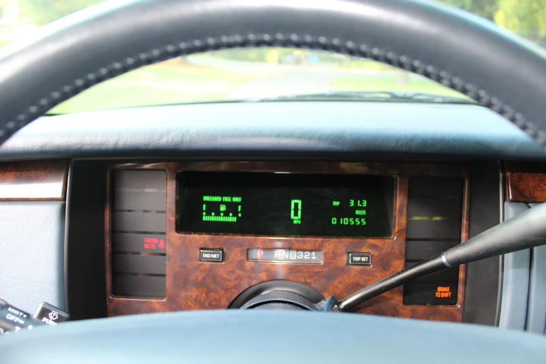 1996 Cadillac Fleetwood - Image 18 of 31