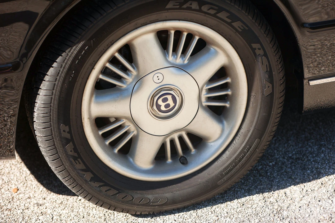 1997 Bentley Azure 1st Gen - Image 18 of 31