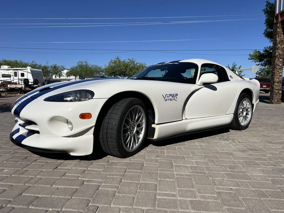 1998 Dodge Viper GTS 2nd Gen - Image 30 of 31