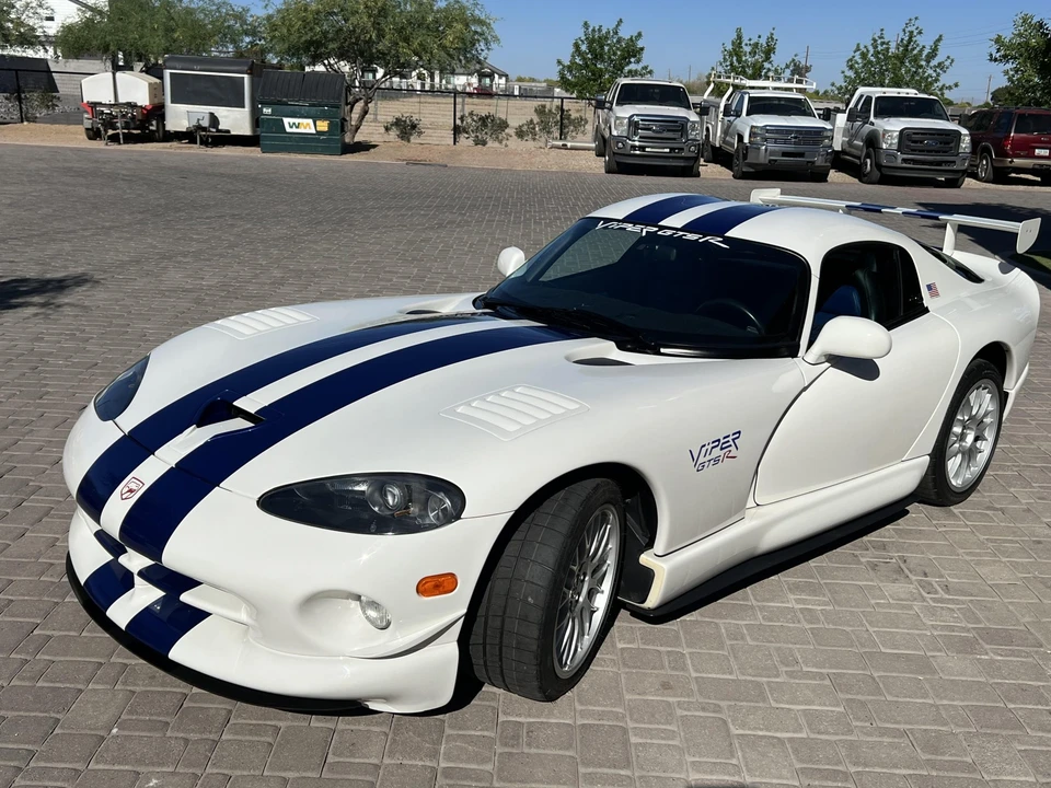 1998 Dodge Viper GTS 2nd Gen - Image 28 of 31