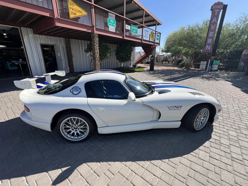 1998 Dodge Viper GTS 2nd Gen - Image 19 of 31