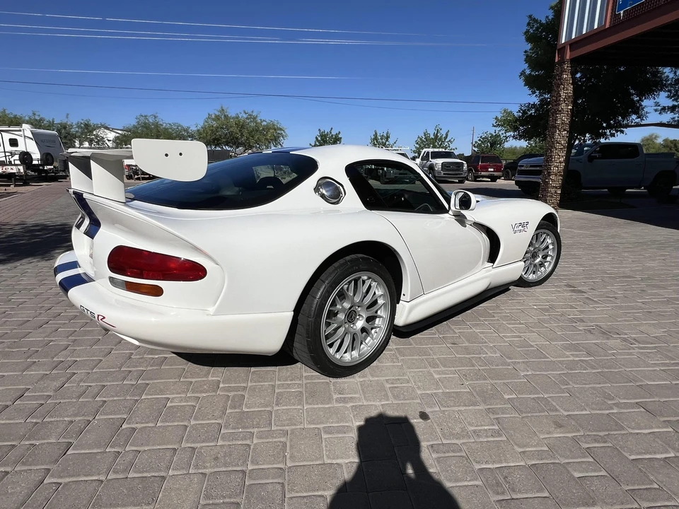 1998 Dodge Viper GTS 2nd Gen - Image 16 of 31