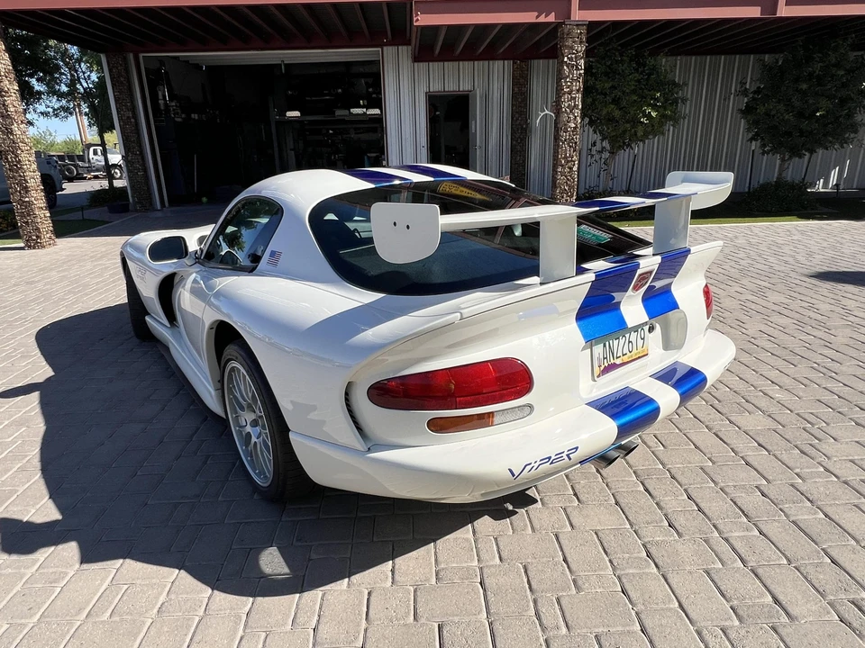 1998 Dodge Viper GTS 2nd Gen - Image 10 of 31