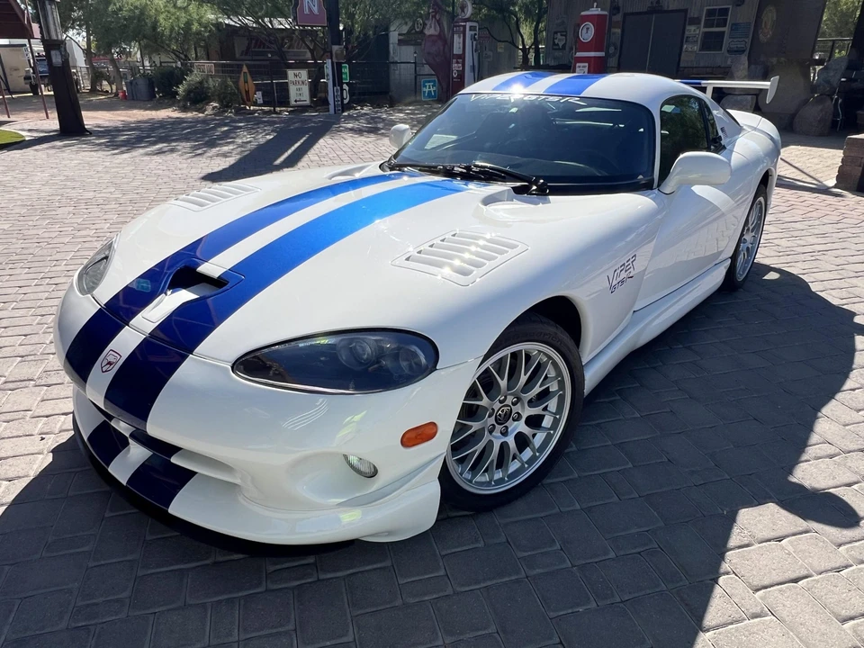 1998 Dodge Viper GTS 2nd Gen - Image 2 of 31