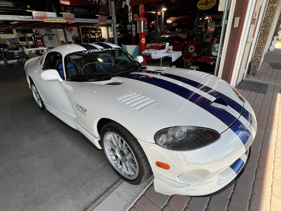 1998 Dodge Viper GTS 2nd Gen - Image 5 of 31