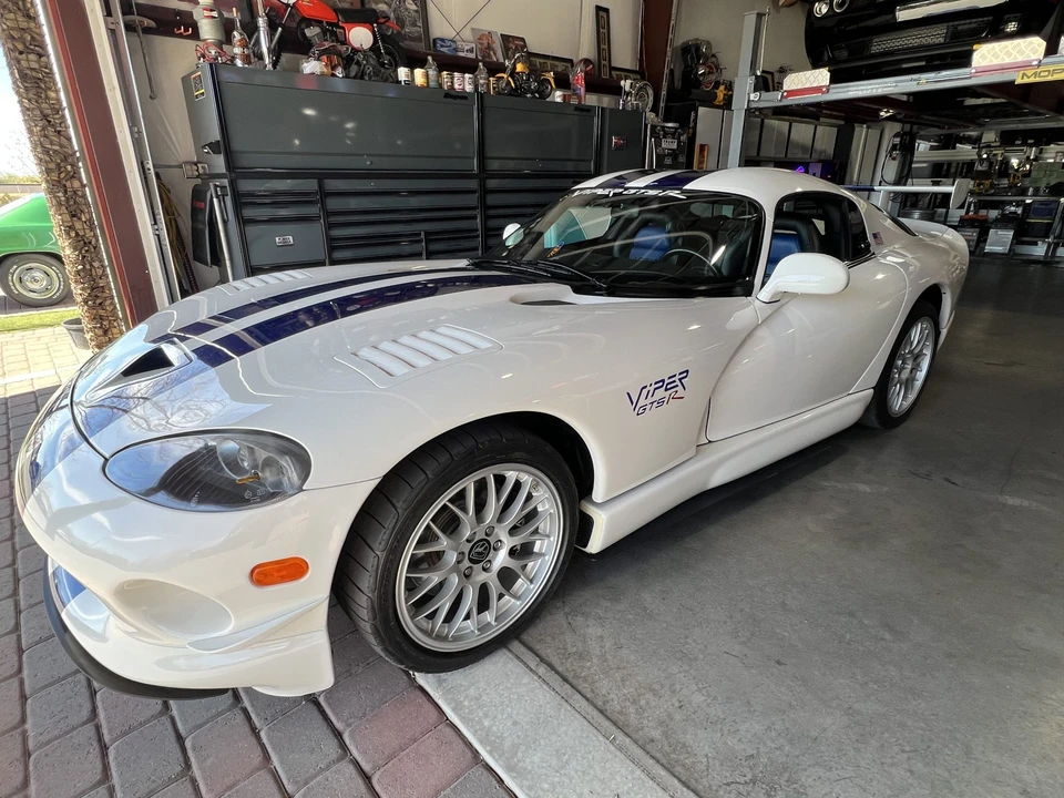 1998 Dodge Viper GTS 2nd Gen - Image 2 of 31