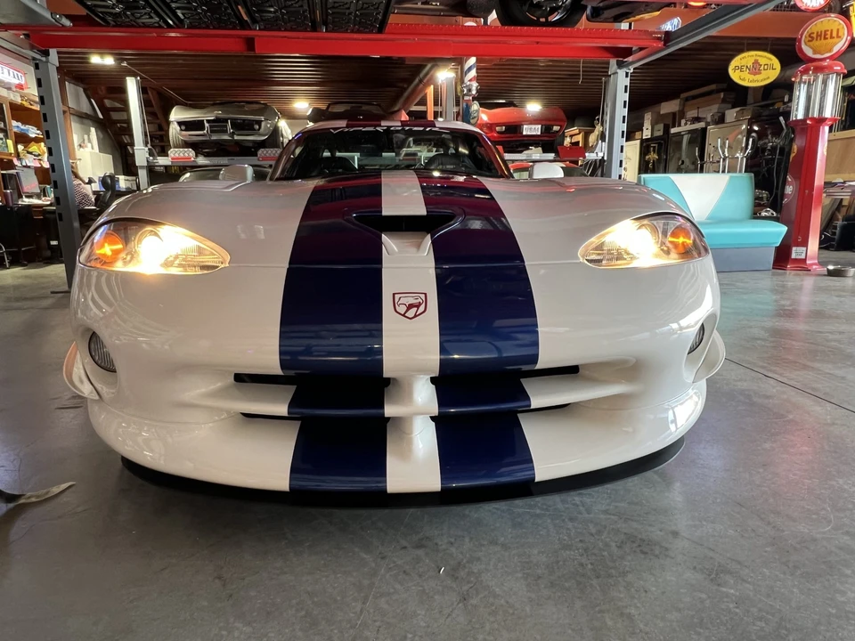 1998 Dodge Viper GTS 2nd Gen - Image 4 of 31