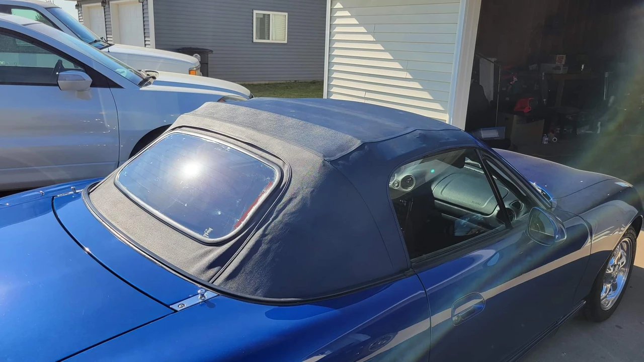1999 Mazda NB MX-5 Miata - Image 18 of 31