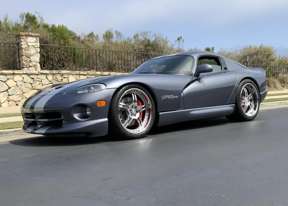 2000 Dodge Viper GTS 2nd Gen - Image 2 of 31