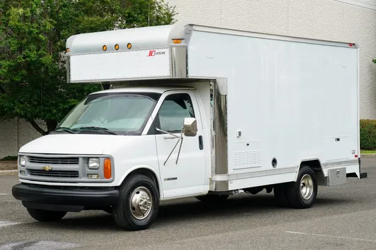 2001 Chevrolet Express 3500 Supreme Iner-City Box Van