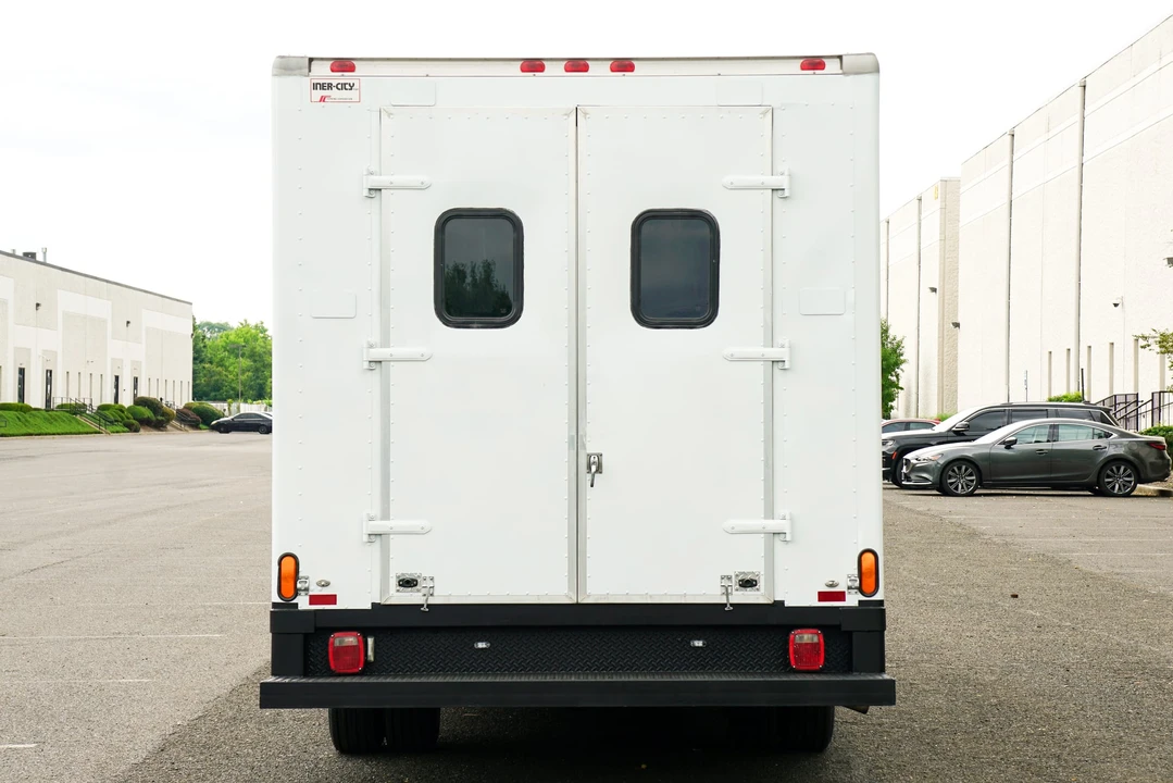 2001 Chevrolet Express - Image 4 of 31