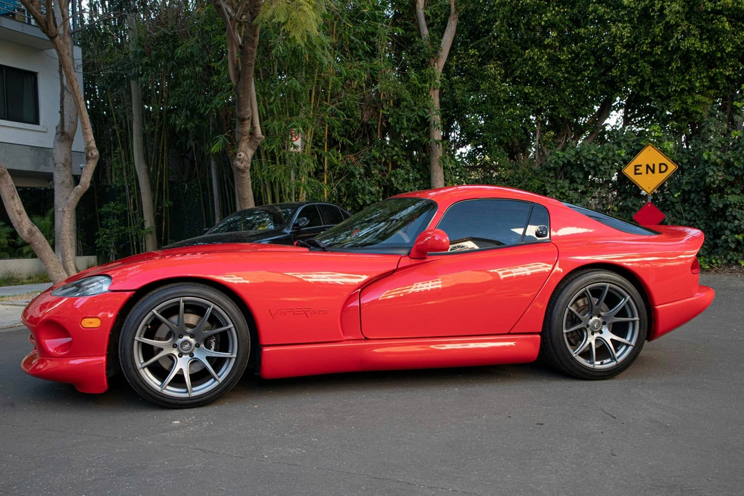 2001 Dodge Viper GTS 2nd Gen - Image 2 of 31