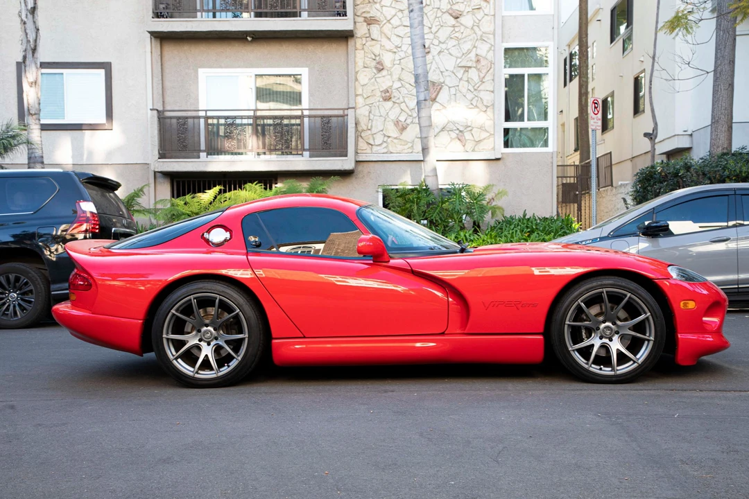 2001 Dodge Viper GTS 2nd Gen - Image 14 of 31