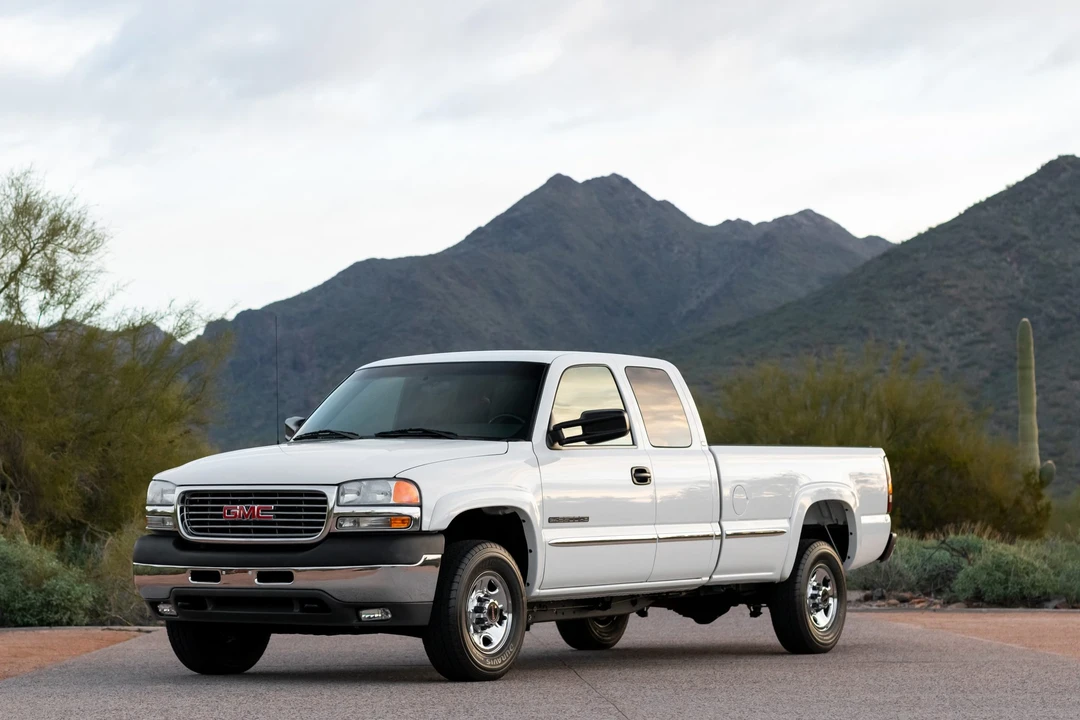 2001 GMC Sierra Heavy Duty 2nd Gen - Image 2 of 31