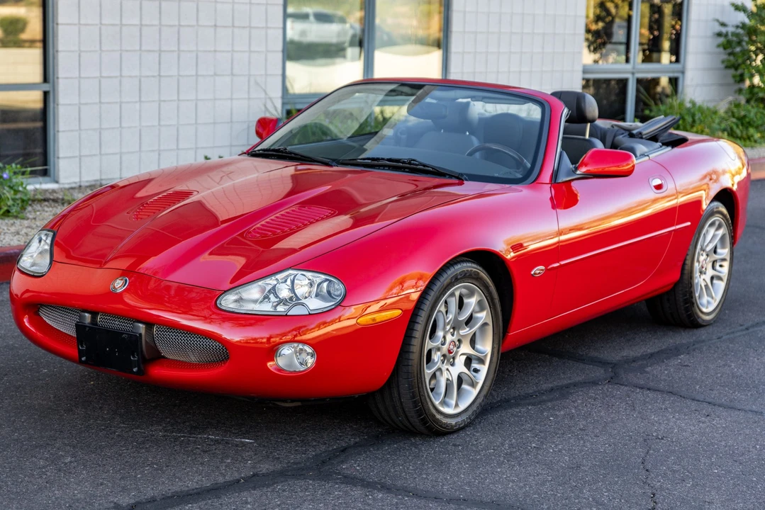 2001 Jaguar X100 XKR - Image 2 of 31