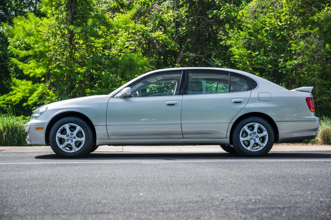 2001 Lexus GS 2nd Gen - Image 16 of 31