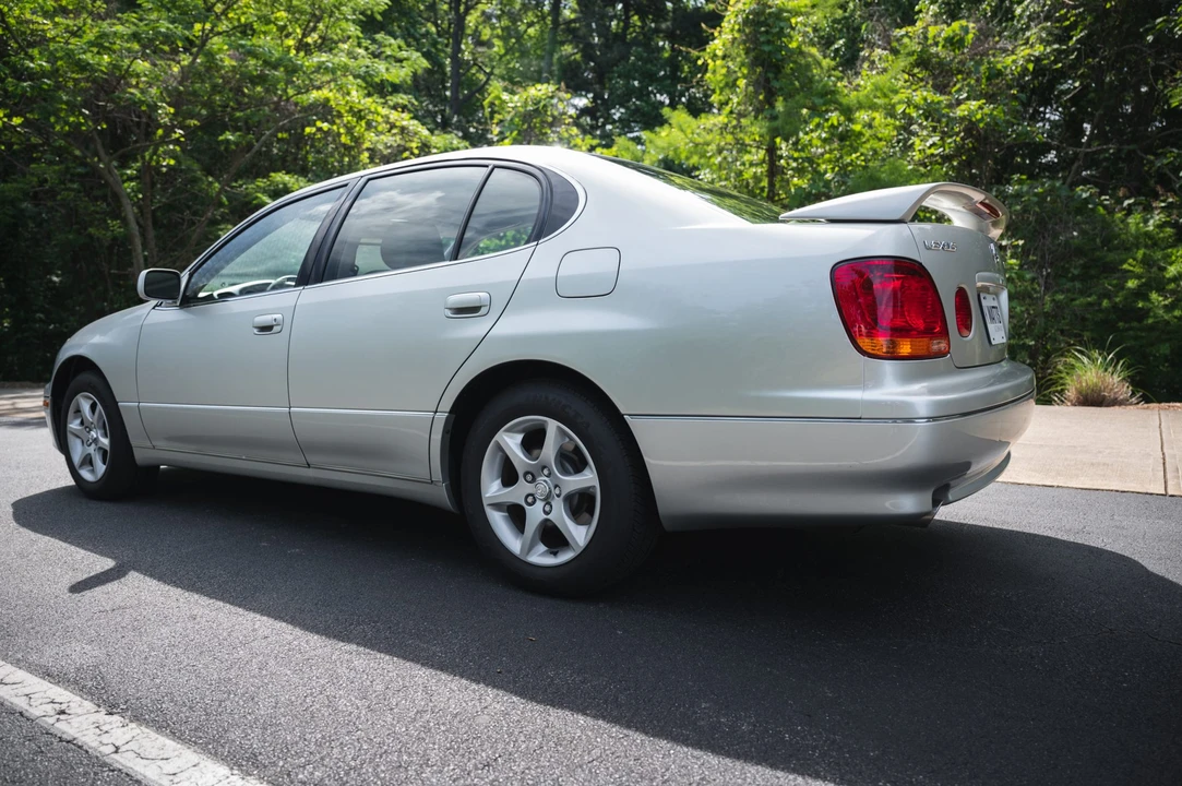2001 Lexus GS 2nd Gen - Image 17 of 31