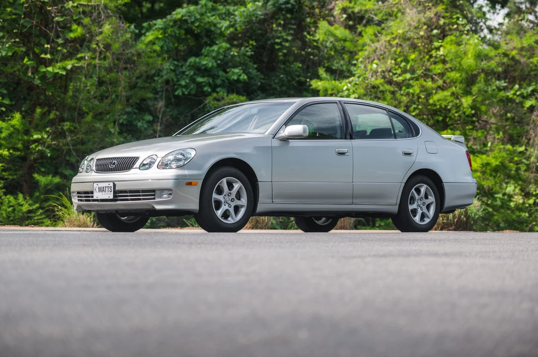 2001 Lexus GS 2nd Gen - Image 10 of 31