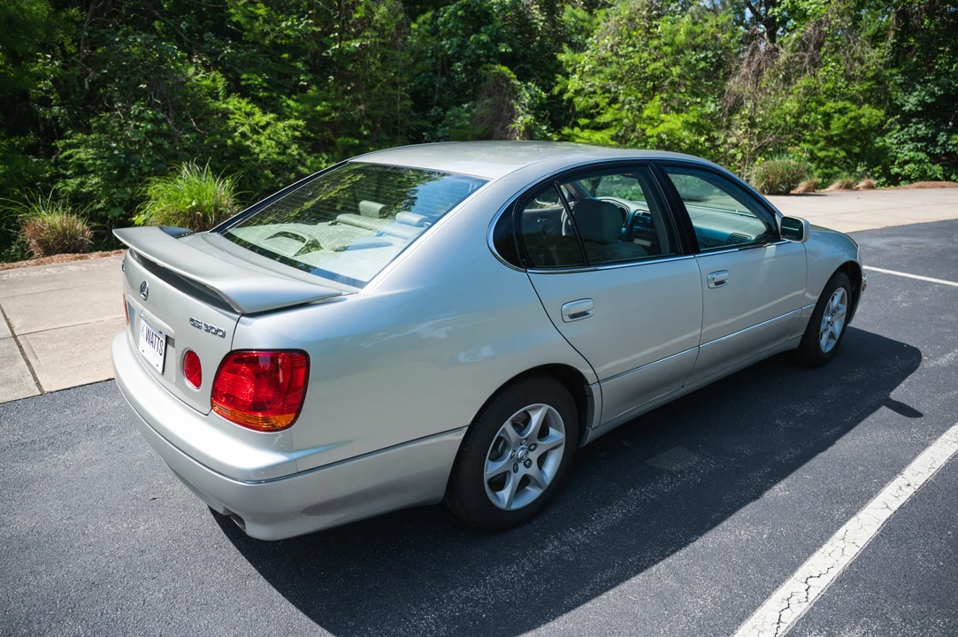 2001 Lexus GS 2nd Gen - Image 27 of 31
