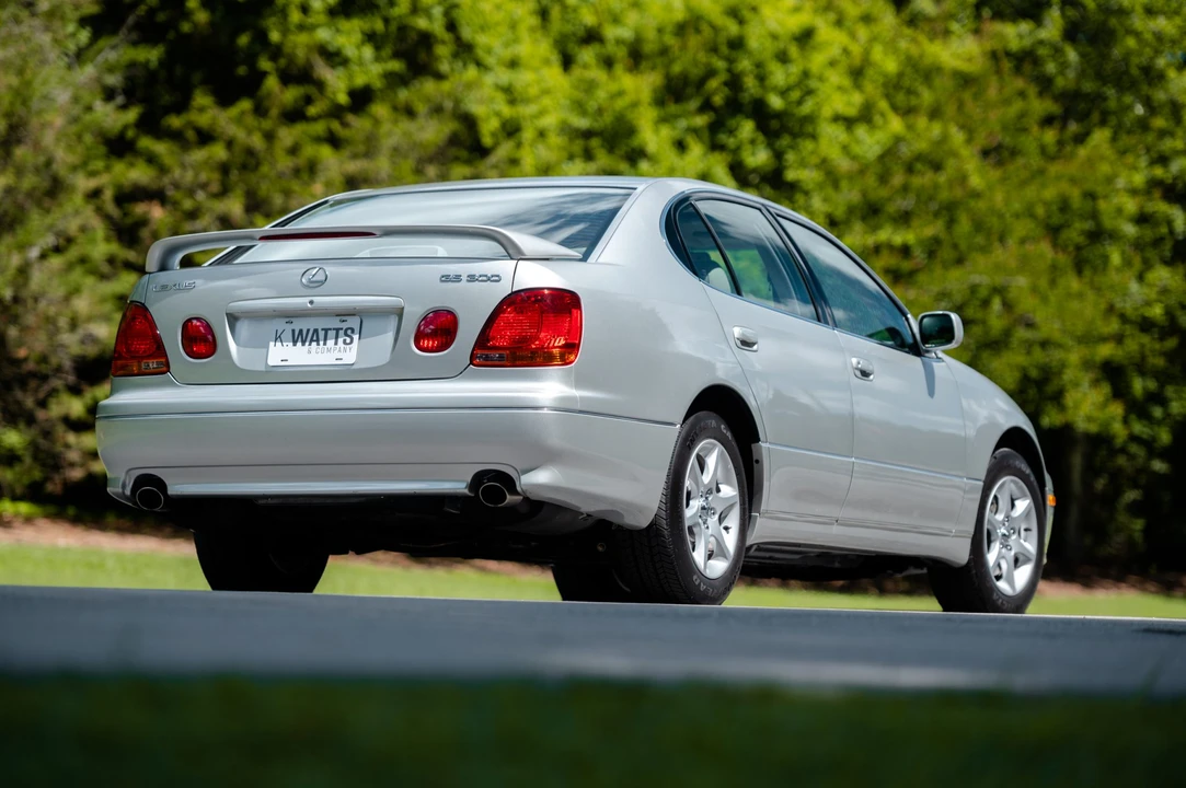 2001 Lexus GS 2nd Gen - Image 25 of 31