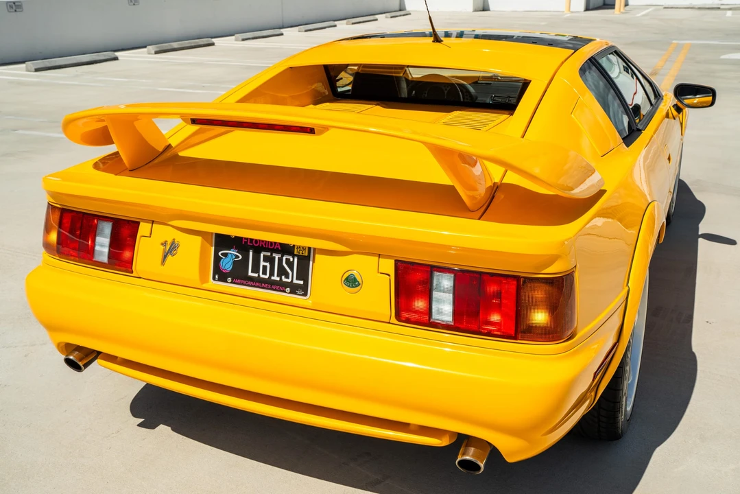 2001 Lotus Esprit V8 - Image 9 of 31