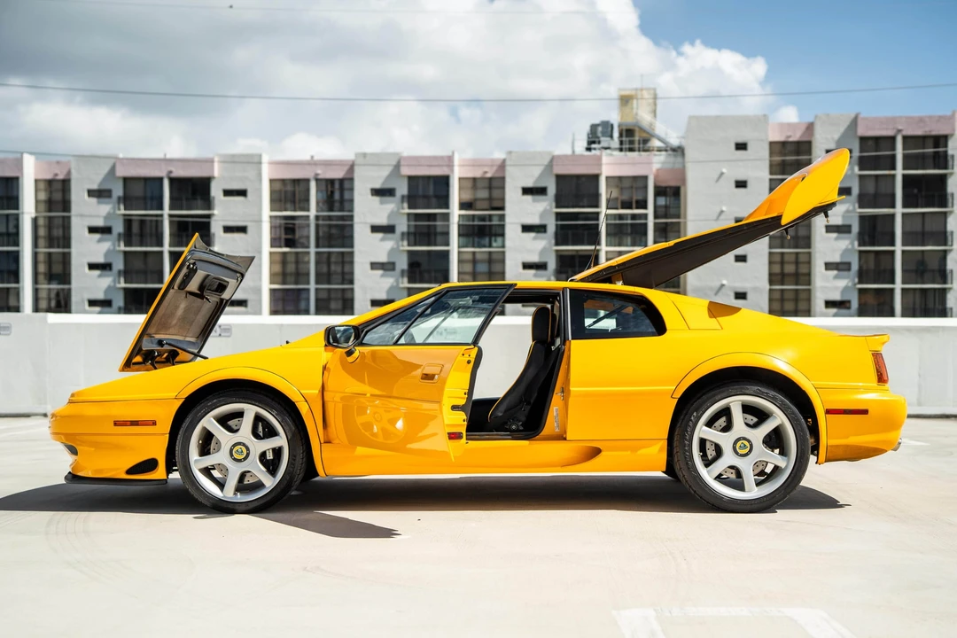 2001 Lotus Esprit V8 - Image 14 of 31