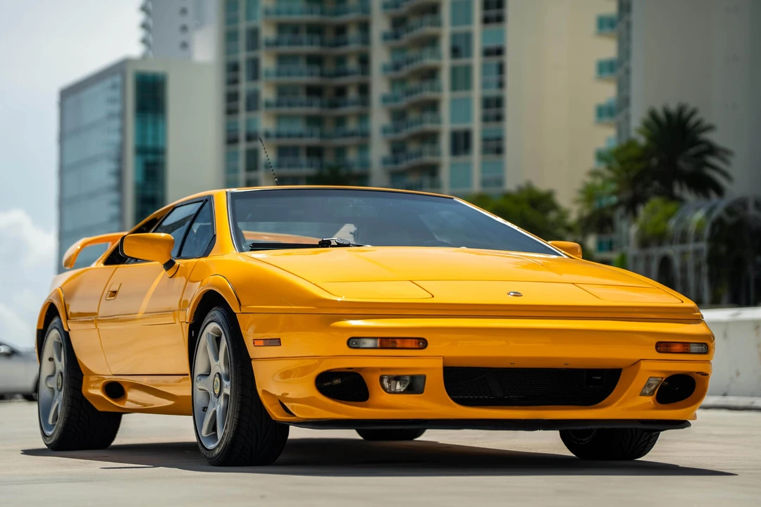 2001 Lotus Esprit V8 - Image 2 of 31