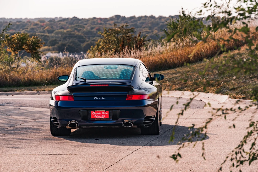 2001 Porsche 996 Turbo - Image 9 of 31