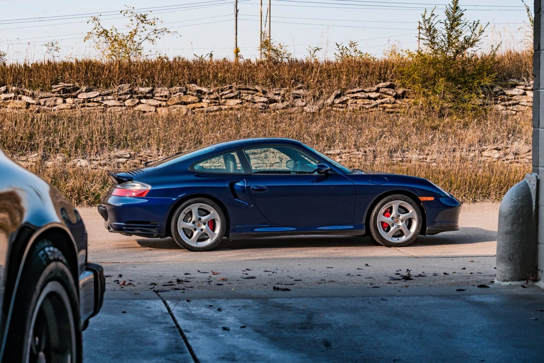 2001 Porsche 996 Turbo - Image 11 of 31