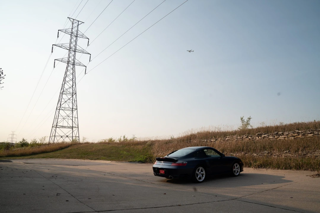 2001 Porsche 996 Turbo - Image 10 of 31