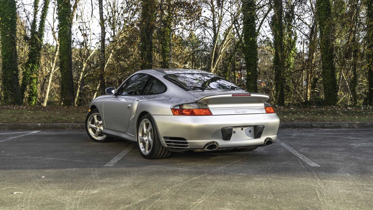 2001 Porsche 996 Turbo - Image 9 of 31